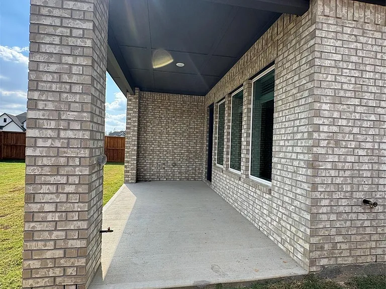 7129 Carriage Light Dr — Photo 33