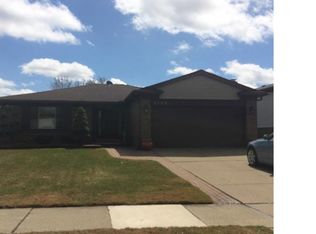 2150 Hopkins Dr, Sterling Heights, MI 48310