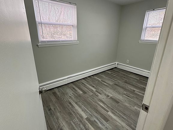 4th image of 807 Carrier Creek Blvd NE #1