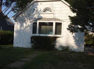 42 Norwood Rd, Port Washington, NY 11050