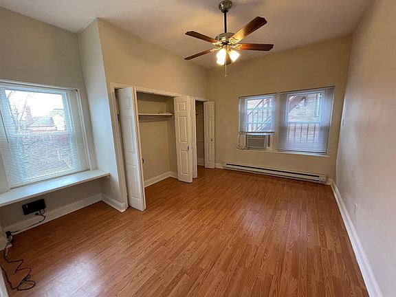 4th image of 219 Roup Ave