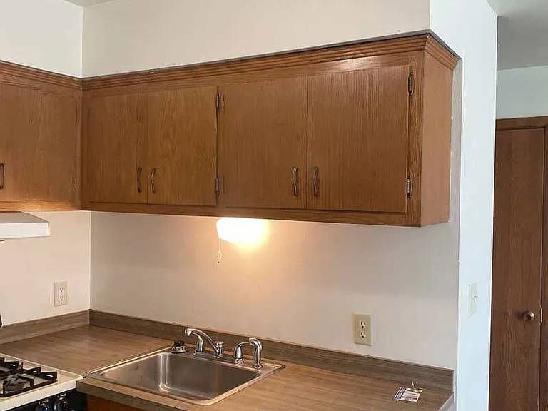 210 N Summit St #1 — Photo 3