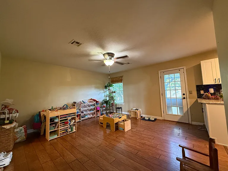 1405 W San Antonio St — Photo 6