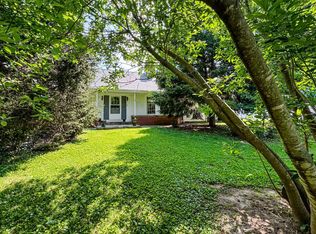 319 E 8th St, Mount Carmel, IL 62863