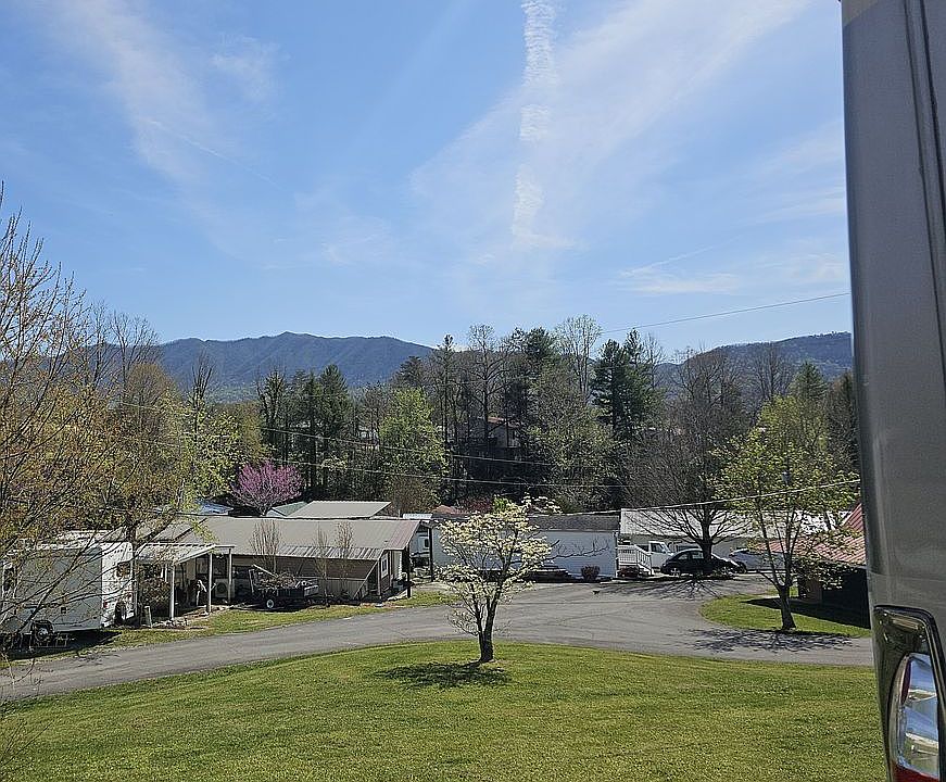 1st image of 440 Mountain Thrush Dr