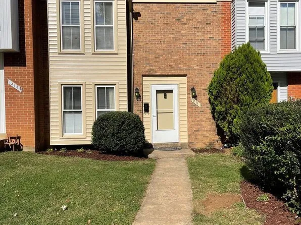 311 Roanoke Dr SE, Leesburg, VA 20175