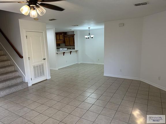3rd image of 218 Palm Valley Cir