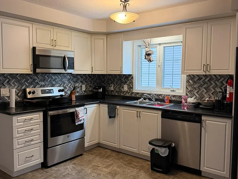 3200 Singleton Ave #23 — Photo 3