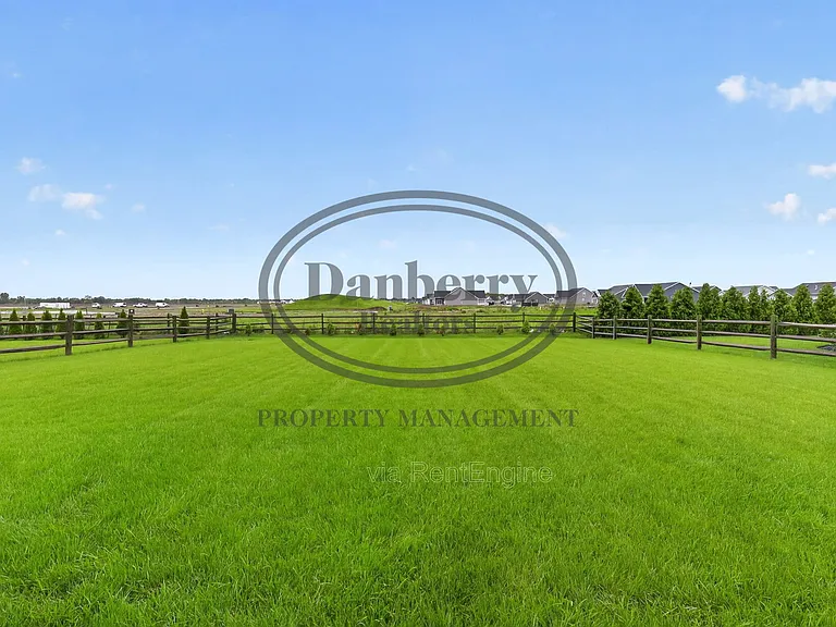 24989 Reddington Ct — Photo 45