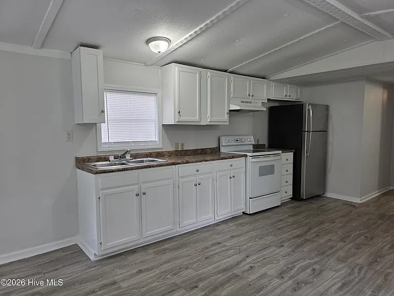 1133 Pickett Rd #6 — Photo 4