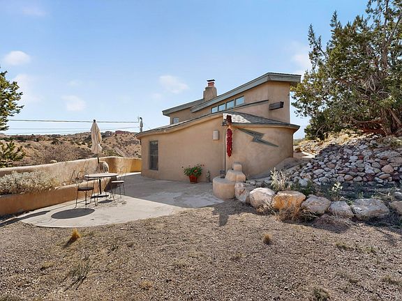 3rd image of 22 Cabezon Rd