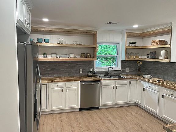 4th image of 2265 Raleigh Dr