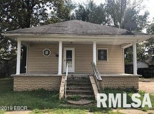 407 E College St, Marion, IL 62959