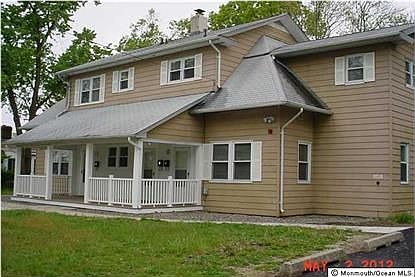 2nd image of 806 Conifer St #3