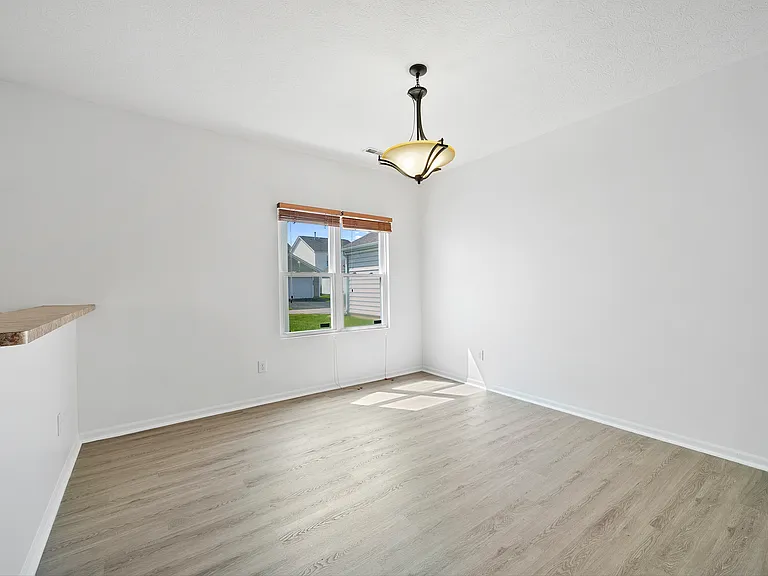 4035 Redroyal Ave — Photo 21