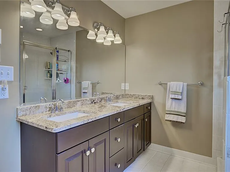 12325 Six Ponds Ln — Photo 4