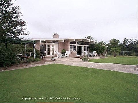 fenced back yard has huge screen rm(not in pic)