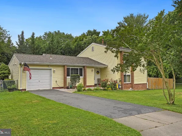 17709 Millcrest Dr, Derwood, MD 20855