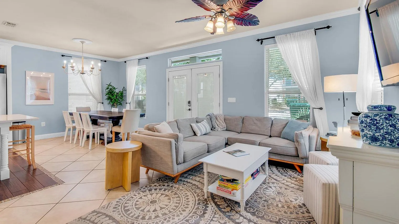 6 bed, 3.0 bath, 2497 sqft, $7,263 — Photo 1
