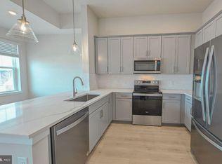 700 Mount Airy Ter NE #407, Leesburg, VA 20176