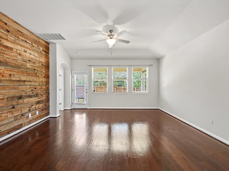 351 Wincliff Dr — Photo 8