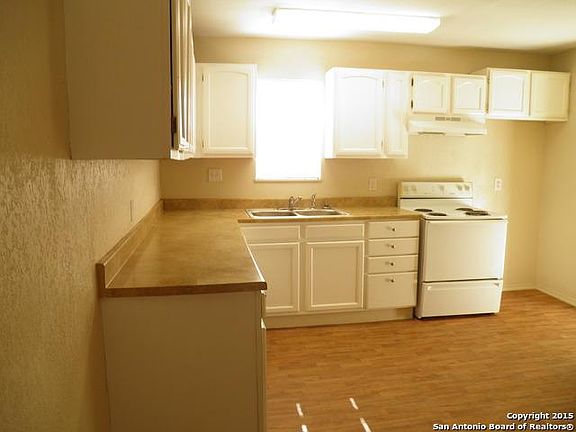 4th image of 214 Morningview Dr