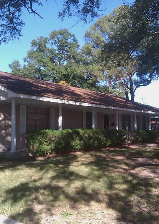 2nd image of 2616 Oaks Dr
