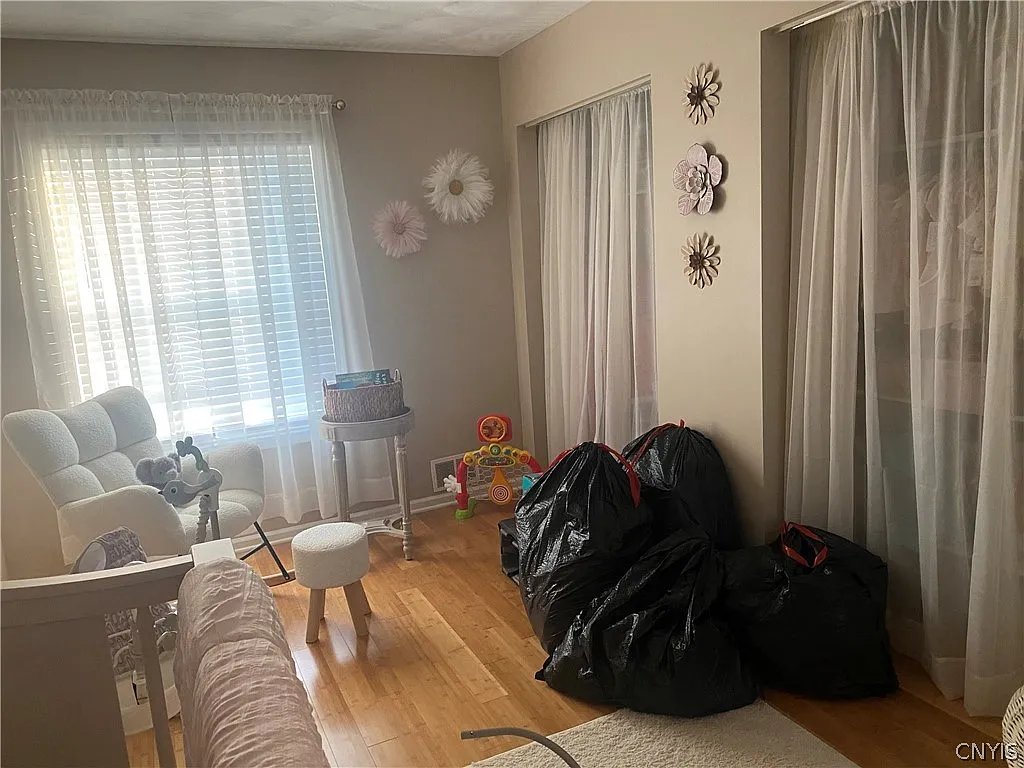 2 bed, 1.5 bath, 1136 sqft, $1,900 — Photo 4