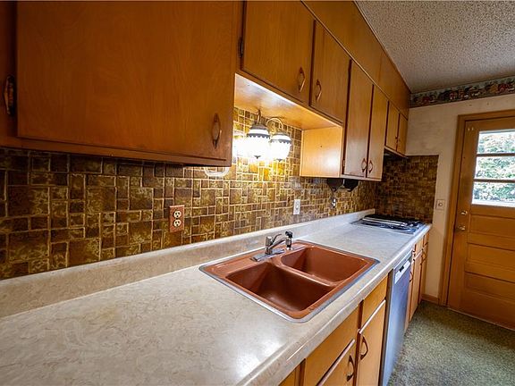 5th image of 10102 W 89th Ter