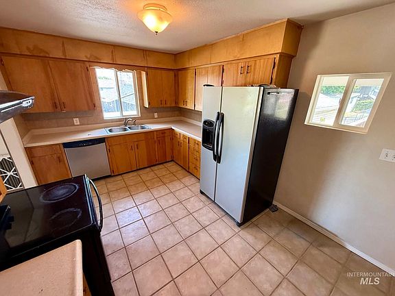 4th image of 1225 McCarroll St
