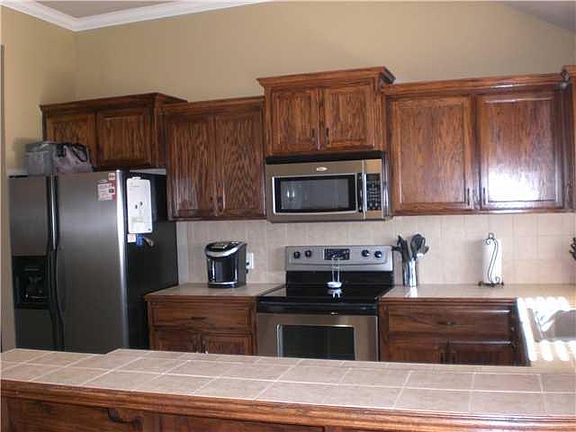 4th image of 1101 Greenfield Ave