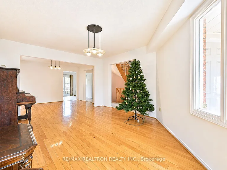10 Pinewood Dr — Photo 6