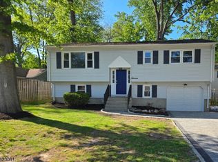 11 Laurelton Rd, Parsippany, NJ 07054