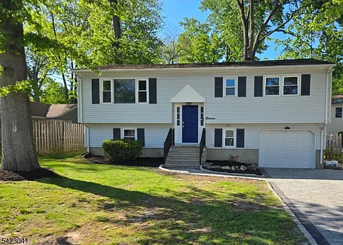11 Laurelton Rd Photo 1