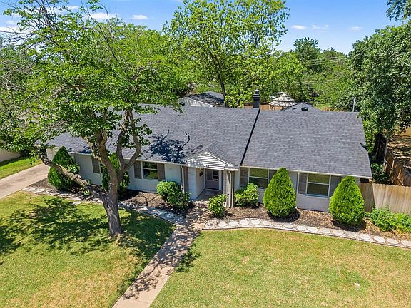 3rd image of 3263 Whitehall Dr