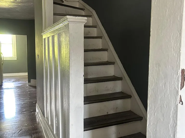 1502 Davis Ave — Photo 5