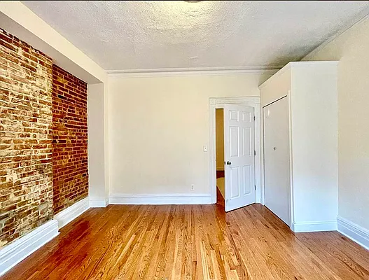 Rented by Avenues Real Estate | media 2