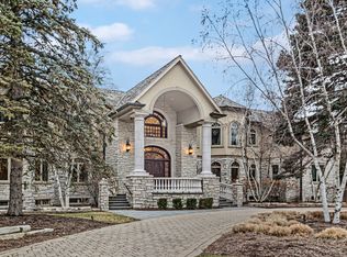 2370 White Oak Dr, Northbrook, IL