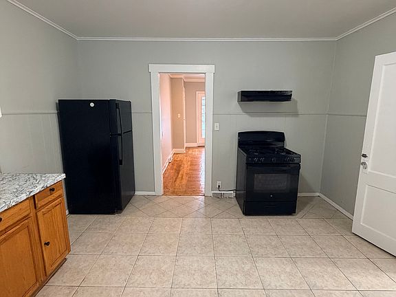 3rd image of 58 Spruce St #A