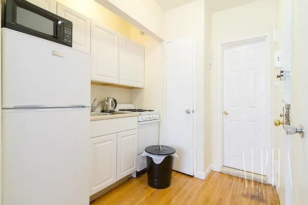 Rented by Alpha Properties NYC I LLC | media 21