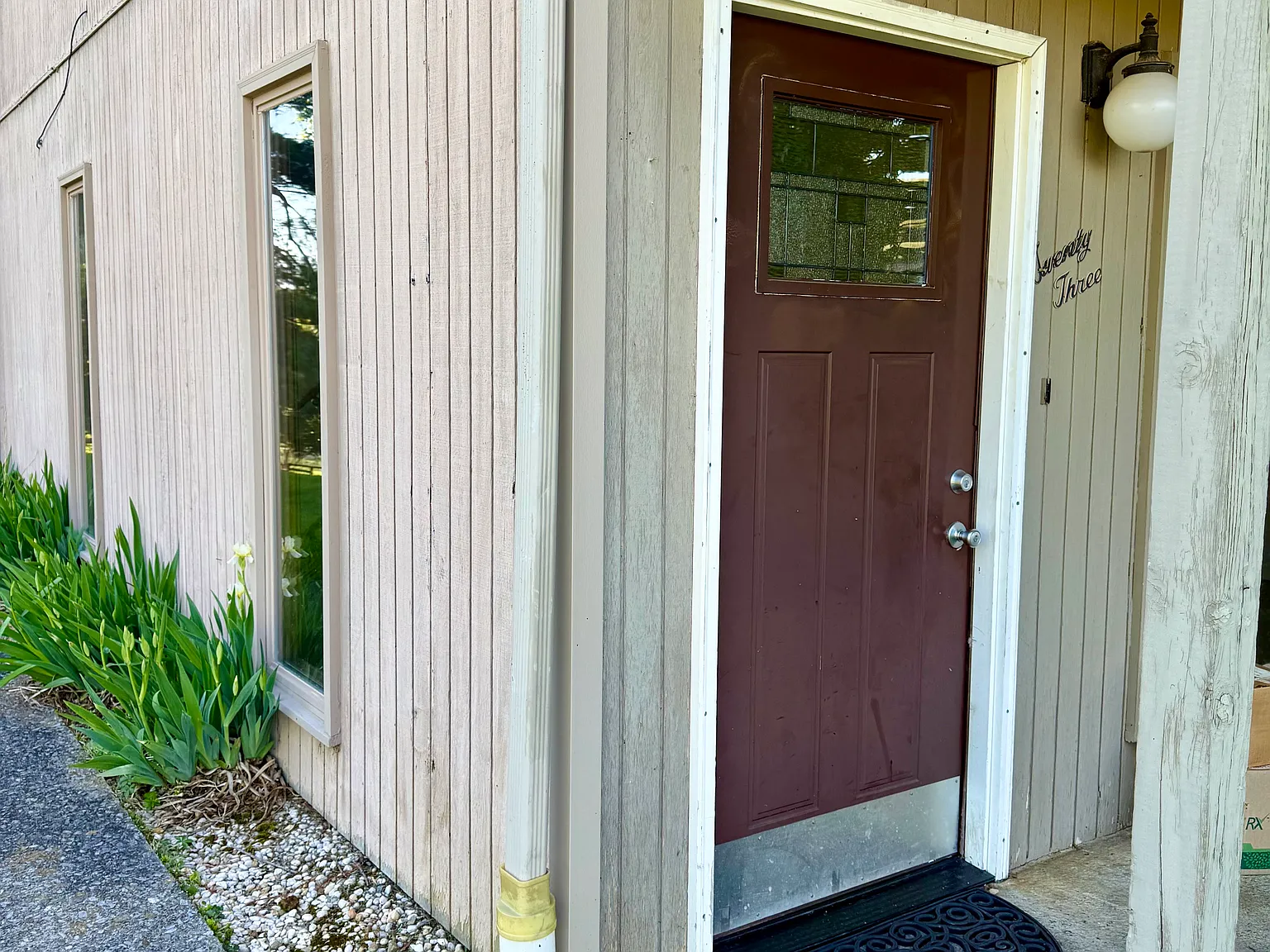 3 bed, 1.5 bath, $1,150 — Photo 2