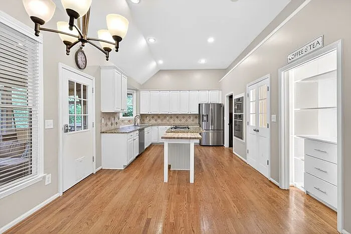 4582 Campenille Ct — Photo 18