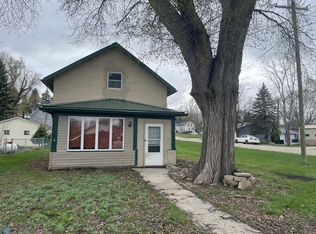402 Elm St, Lisbon, ND 58054