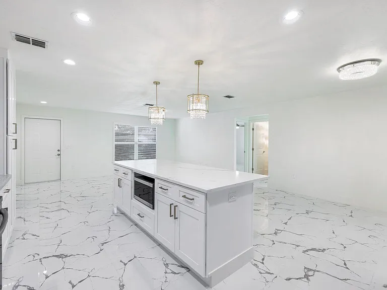 6031 Macbeth Ln — Photo 10