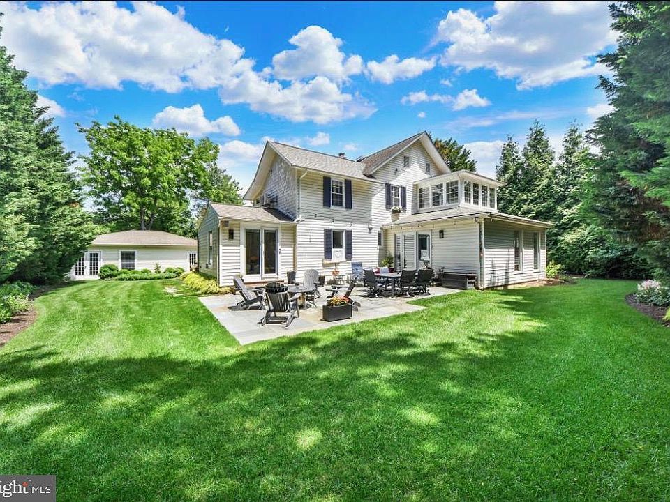 1st image of 112 Hooks Ln