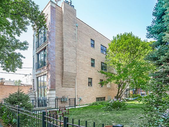 2nd image of 814 N Winchester Ave #2