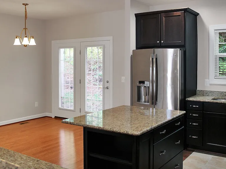 1616 Kempton Pl — Photo 5