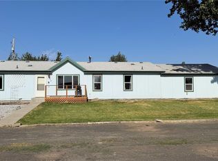902 1st St, Davenport, WA 99122