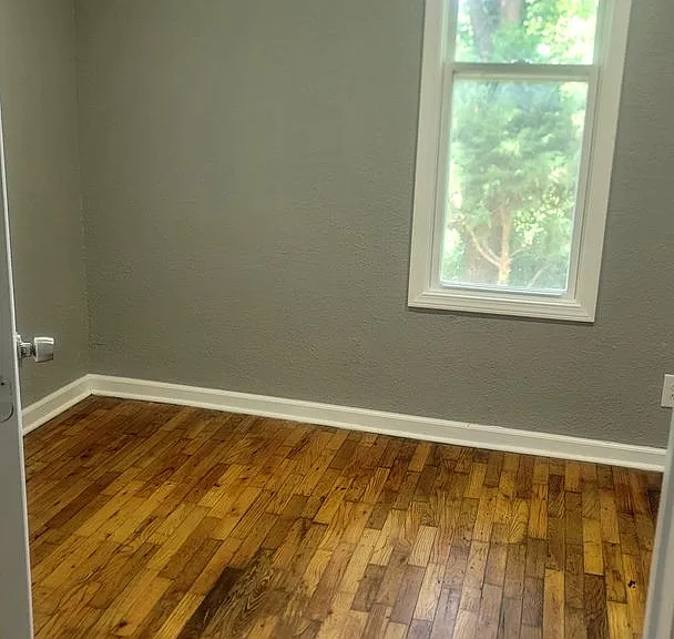 5303 Sawyer St — Photo 2