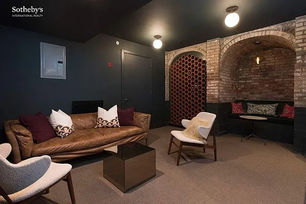 Sold by Sotheby's International Realty | media 43